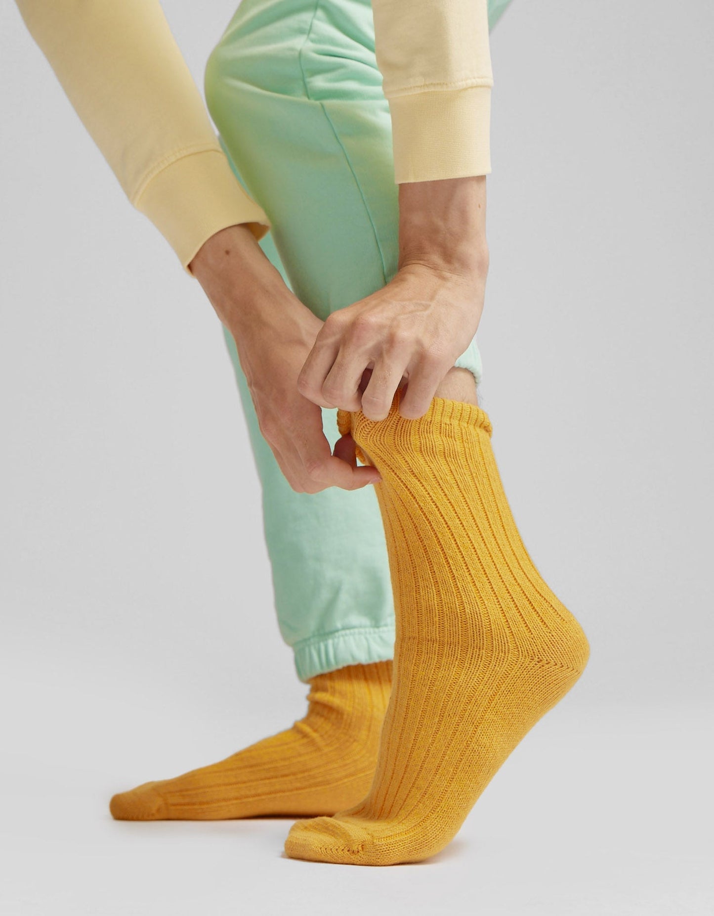 Chaussettes en laine mérinos recyclée | jaune moutarde "burned yellow"
