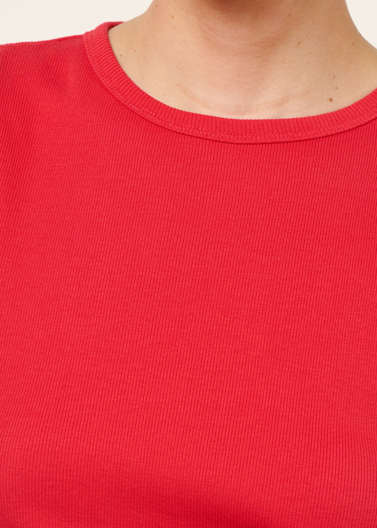 T-shirt manches courtes côtelé en coton bio | rouge | Rouge