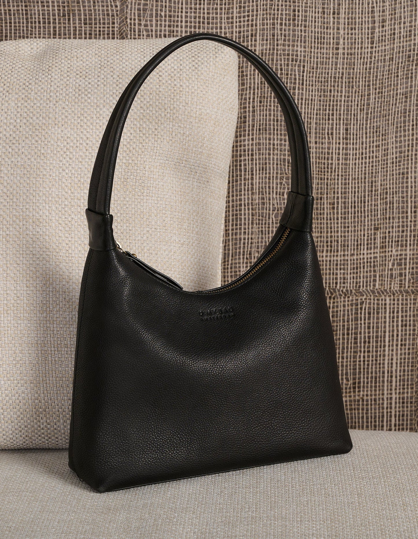 sac à main en cuir certifié | noir "nora - black soft grain leather"