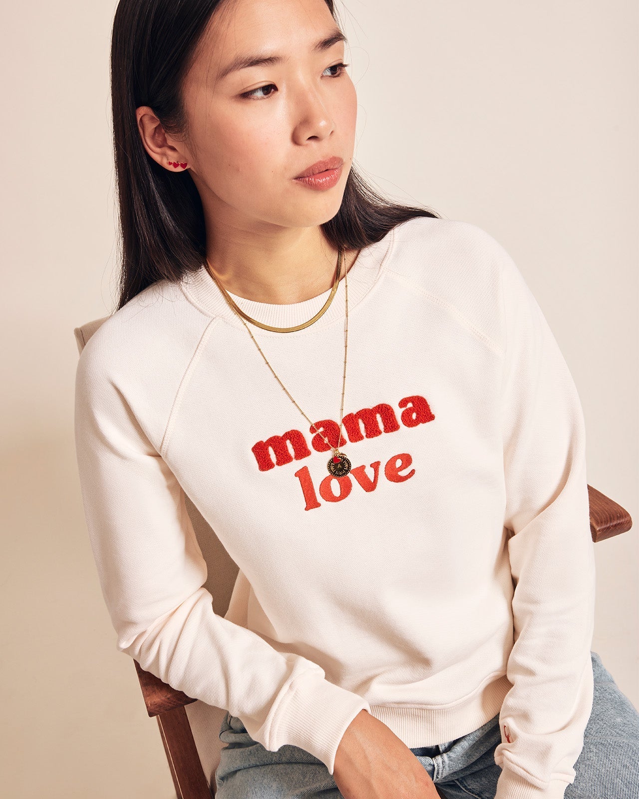 Sweat brodé en coton bio | Crème et rouge "mama love crème et rouge"