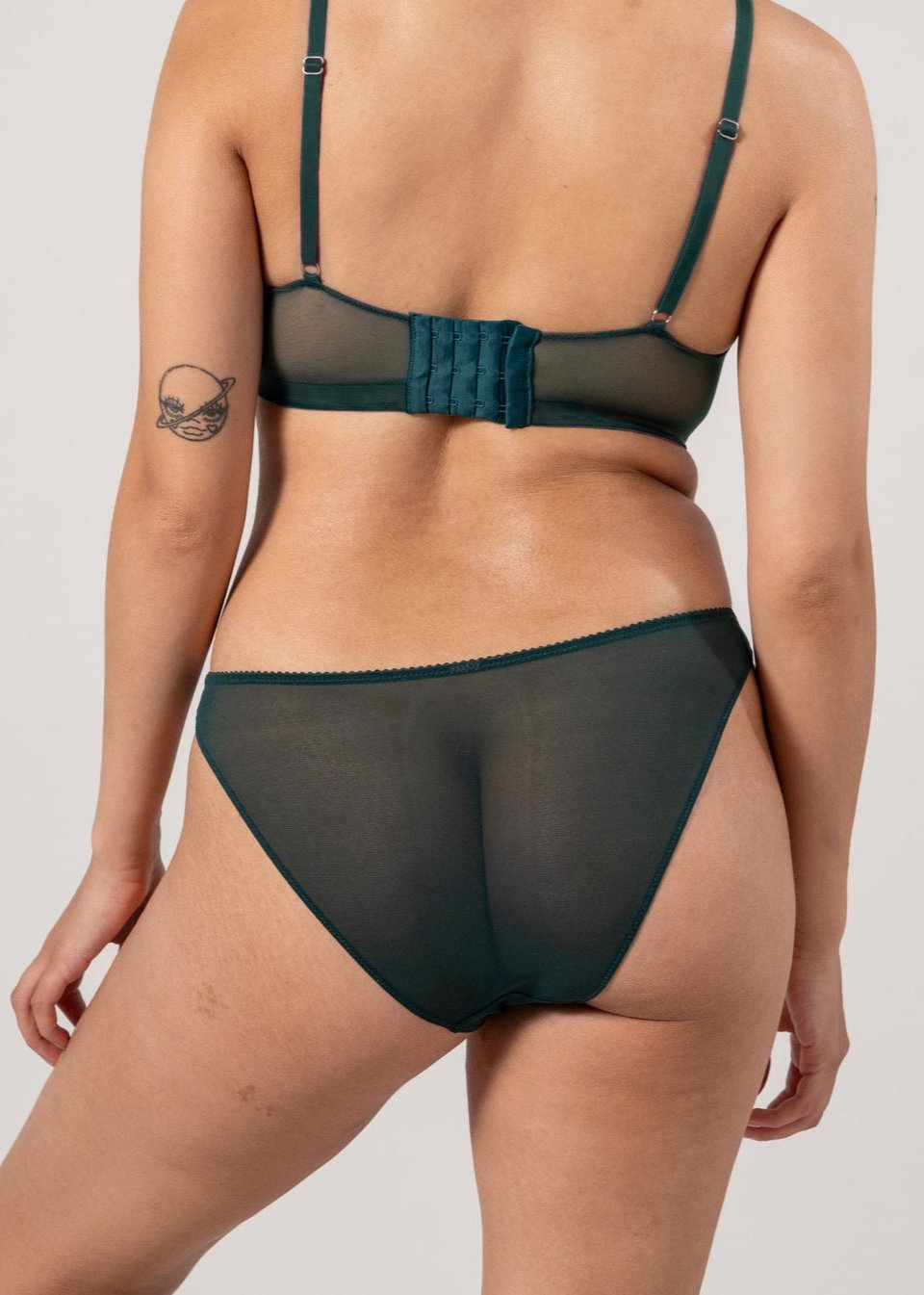 Culotte en matières recyclées | vert "mesh bikini briefs - pine"