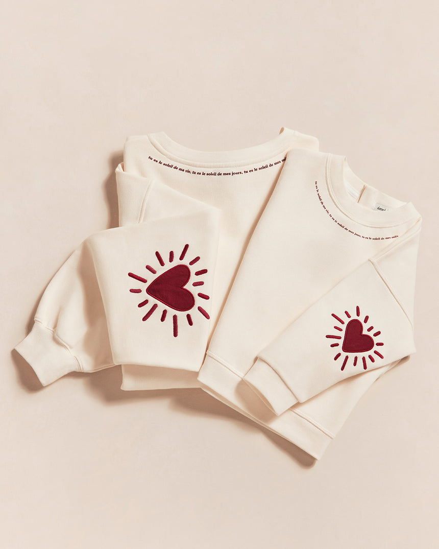 Sweat brodé en coton bio | Crème "cœur solaire crème"