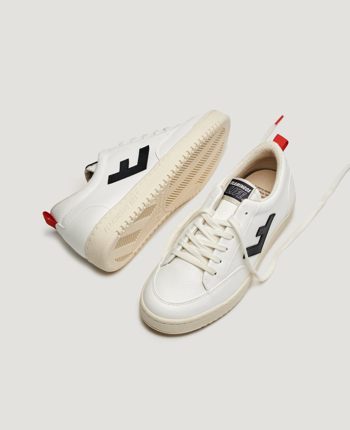 Baskets vegan en recyclé - roland v.5 white black cream