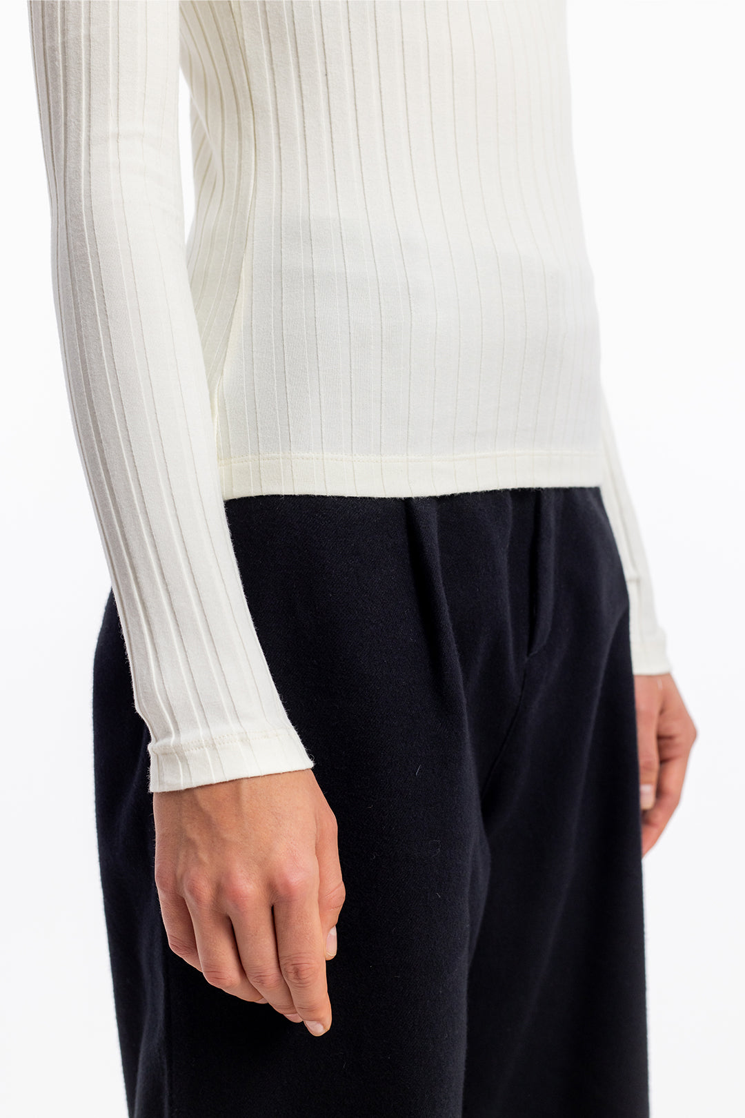 T-shirt manches longues col haut en coton bio | écru "longsleeve mockneck t-shirt off-white"