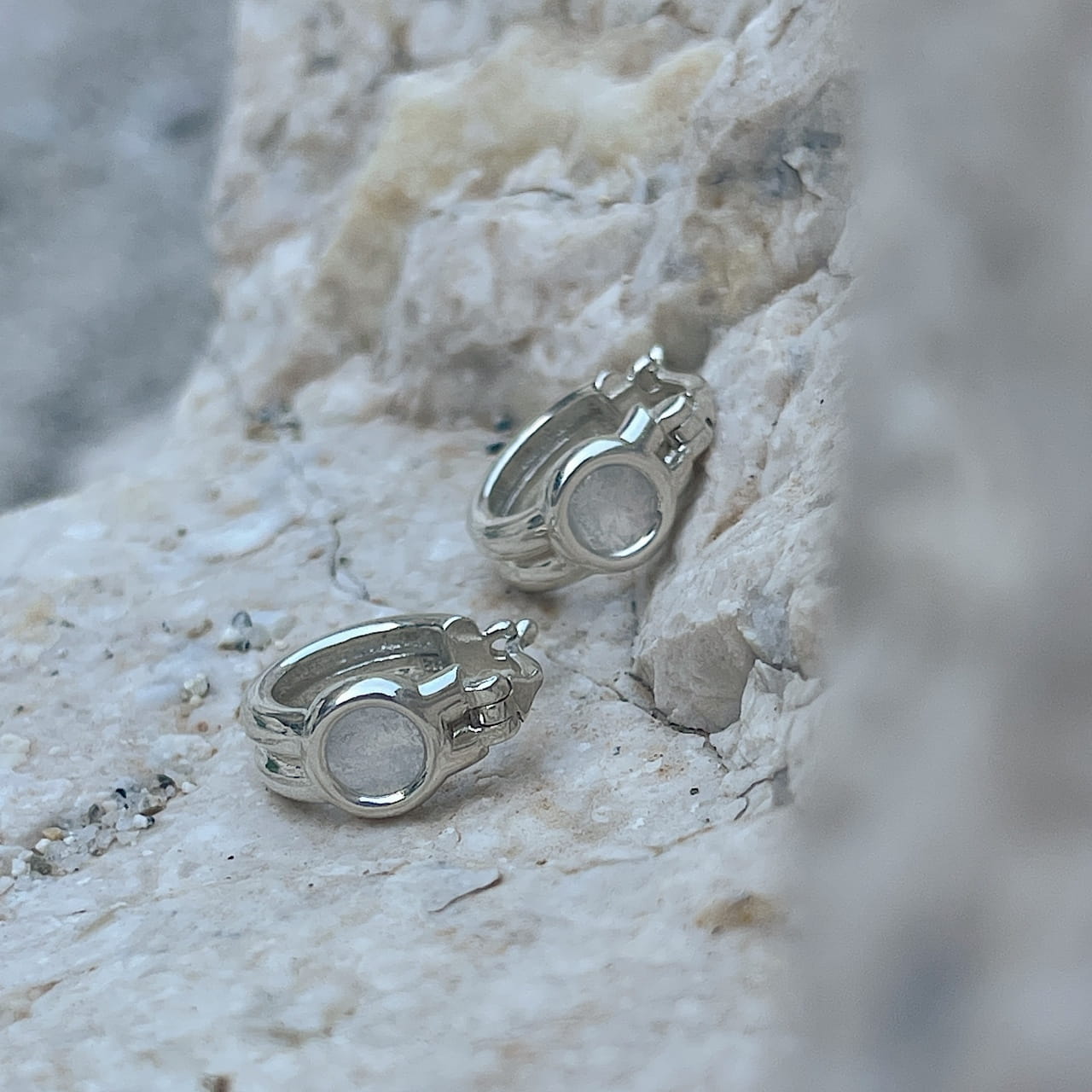 Boucles d'oreilles en argent avec pierre en cristal de montagne - hoop earrings ane sterling silver