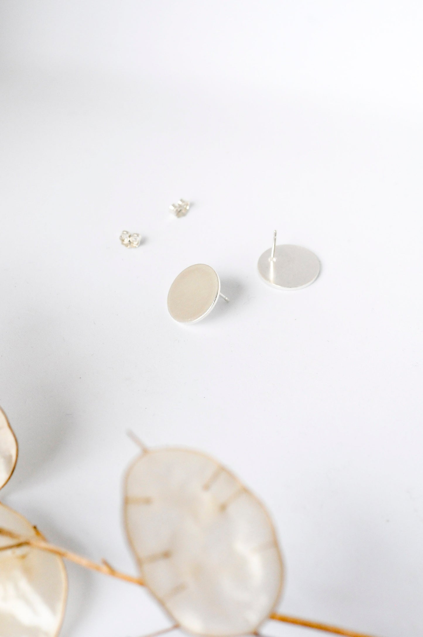 Boucles d'oreilles disque en argent recyclé - Simple Disc Studs