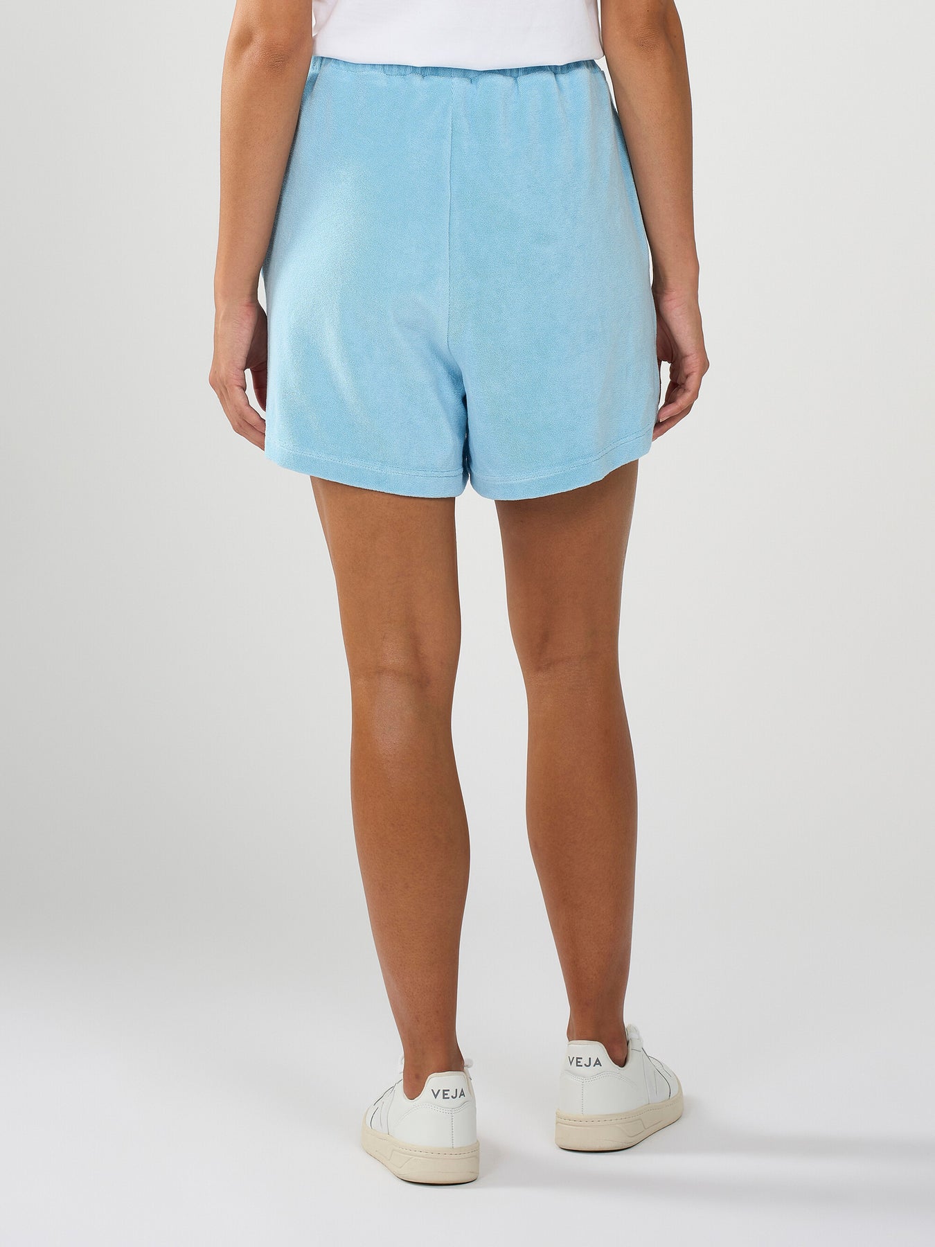 Short éponge bleu ciel en coton bio et matière recyclée - terry elastic airy blue