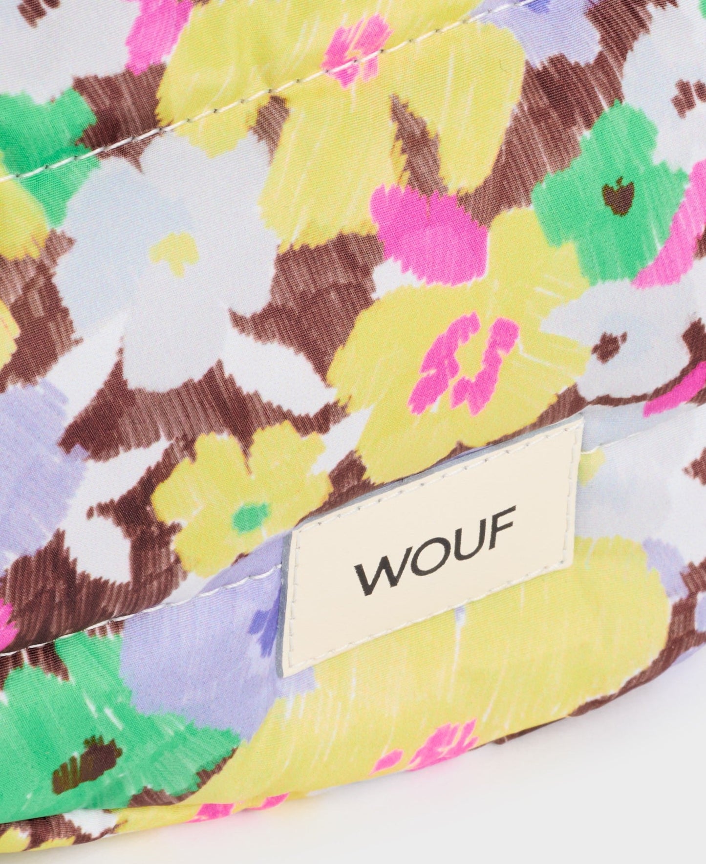 Banane matelassée à motifs en recyclé - lola crossbody bag