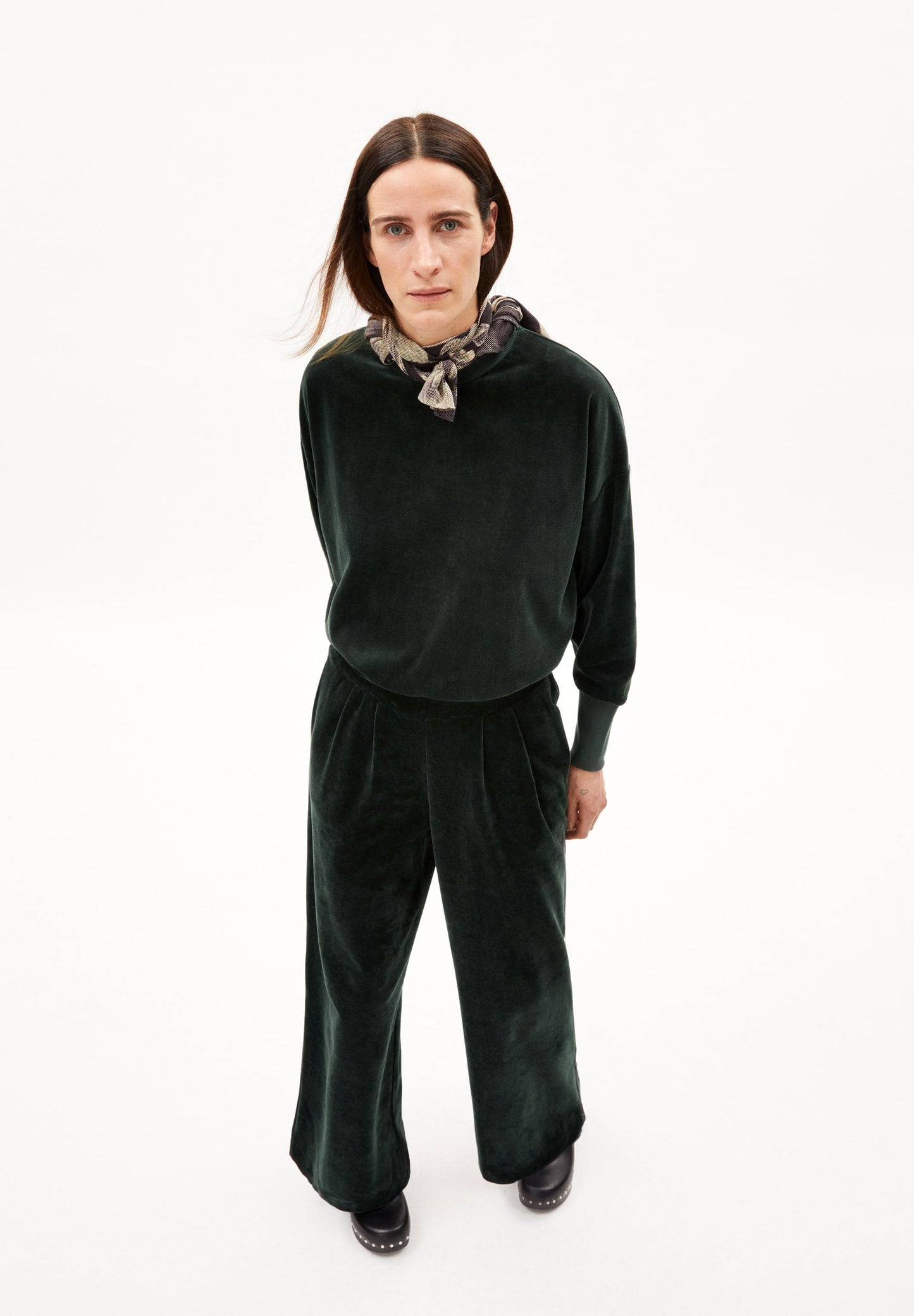 Sweat en velours de coton bio | vert "aanny lou velvet carbon green"