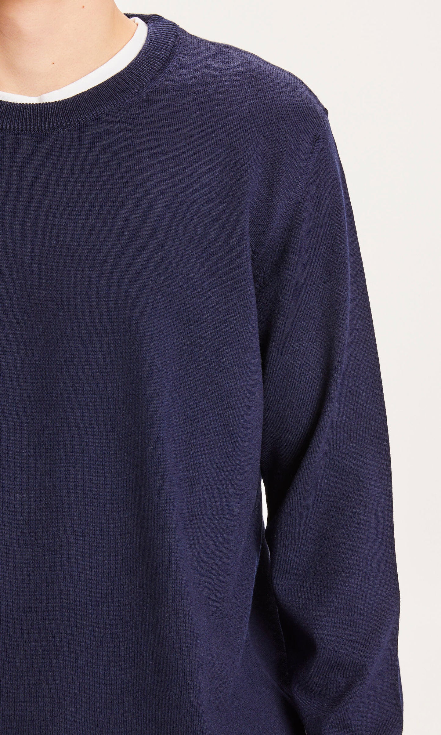 Pull col rond bleu nuit en laine mérinos bio - forrest o-neck