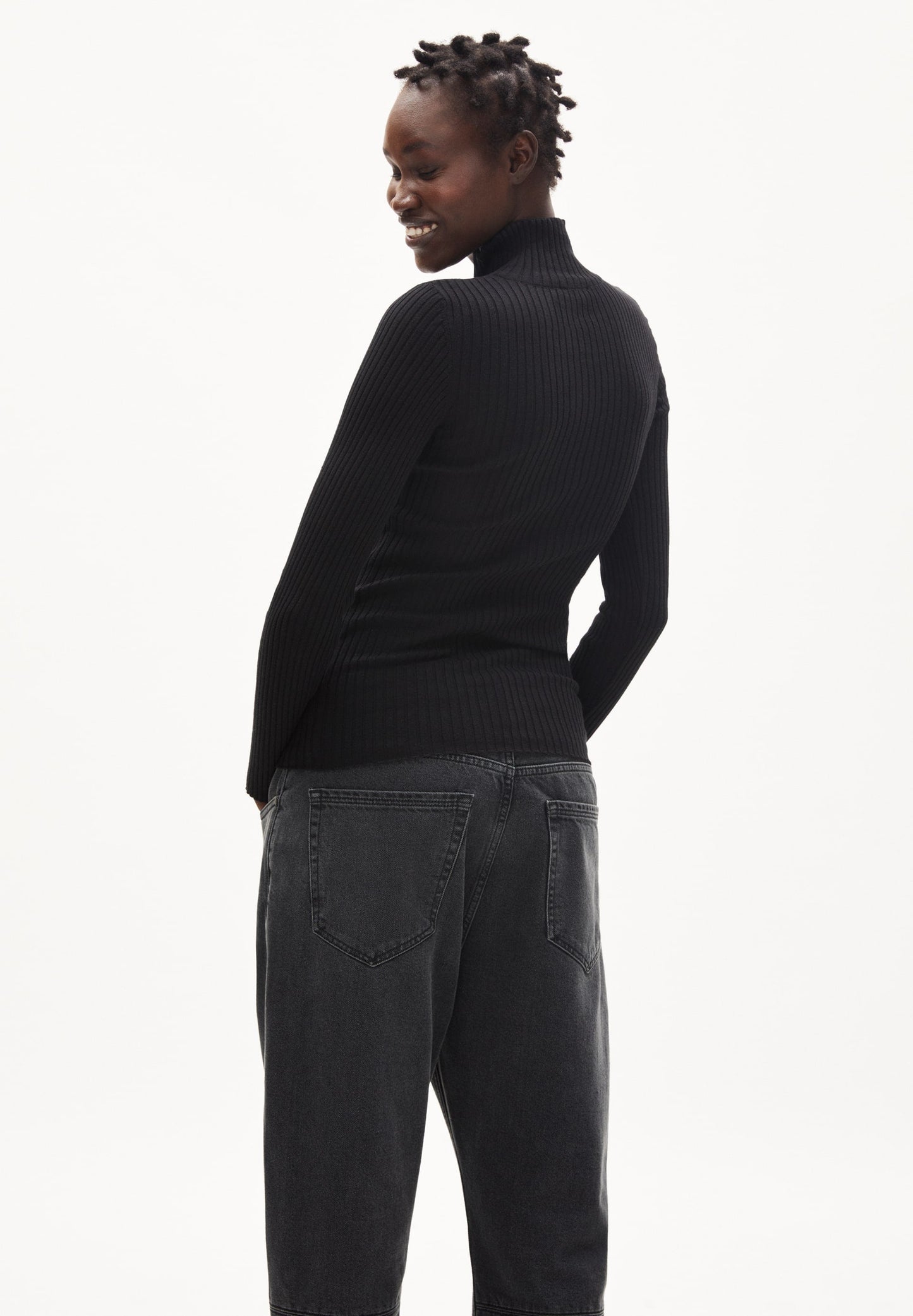 Sous-pull côtelé col zippé noir en coton bio - alaale troyer black