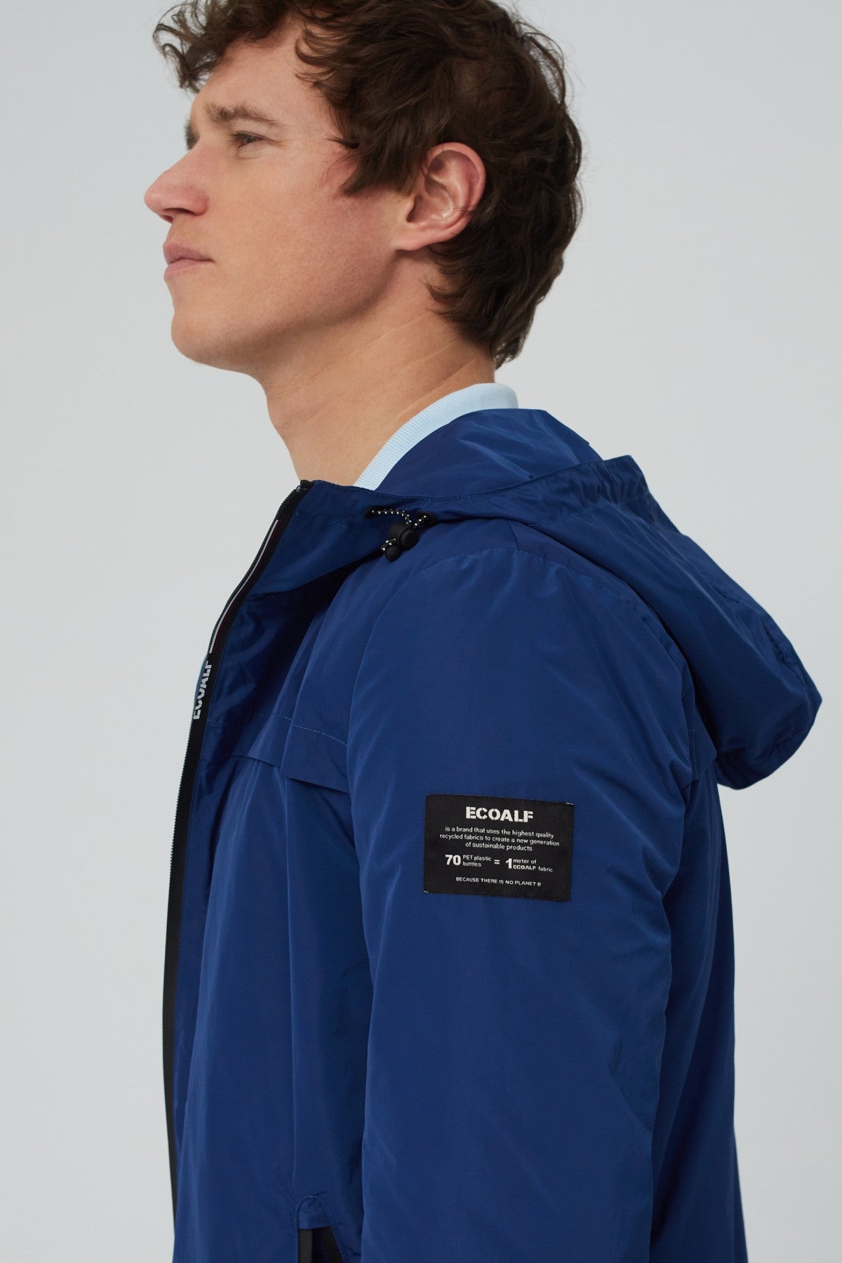 Veste déperlante bleue en polyester recyclé et sorona - dalven nautic