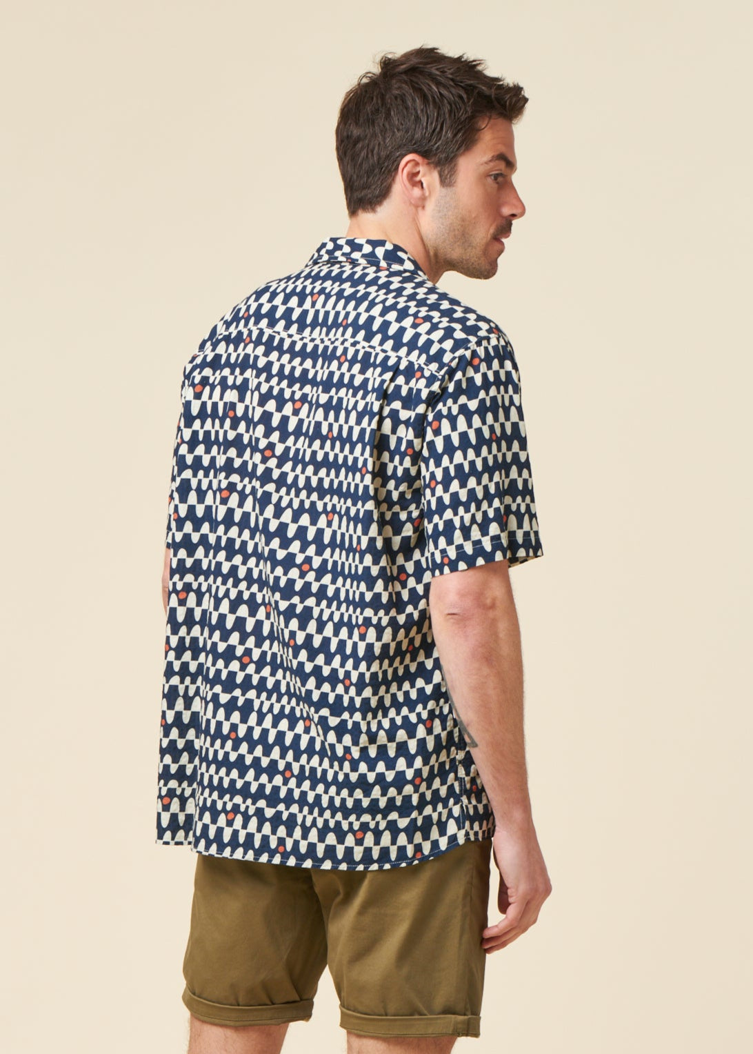 Chemise en coton bio et ecovero | multicolore "sunset aloha shirt navy"