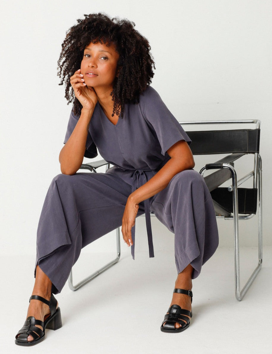 Combinaison manches courtes en tencel | gris "kaie jumpsuit dark grey"