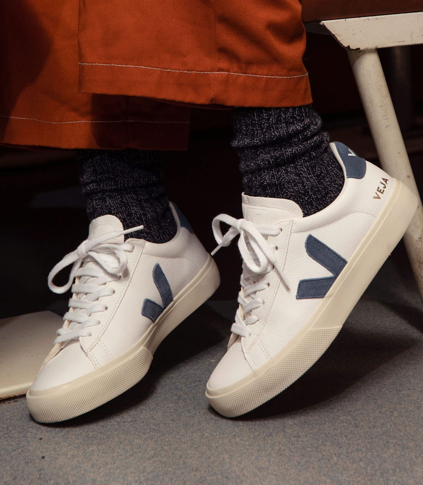 Baskets en cuir sans chrome et suède | blanc et bleu "campo chromefree leather white california"