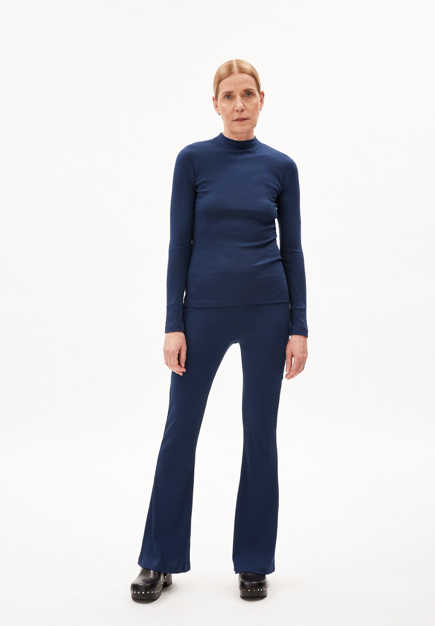 Sous-pull côtelé en coton bio | Bleu marine "fatimaa deep sea blue"