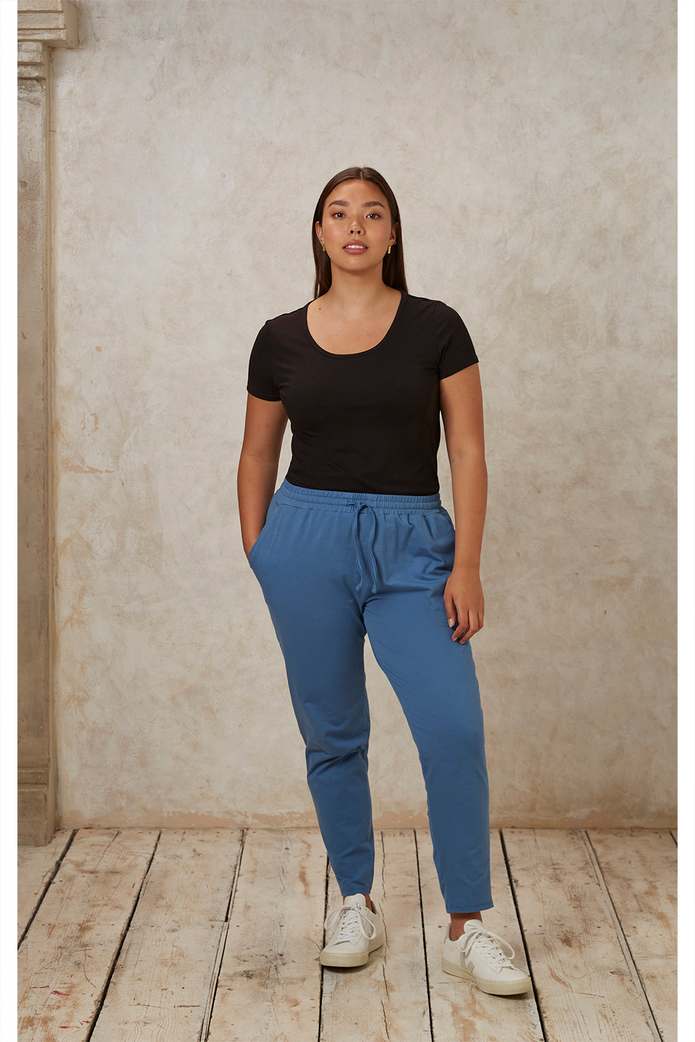 T-shirt col rond noir en coton bio - Gaia