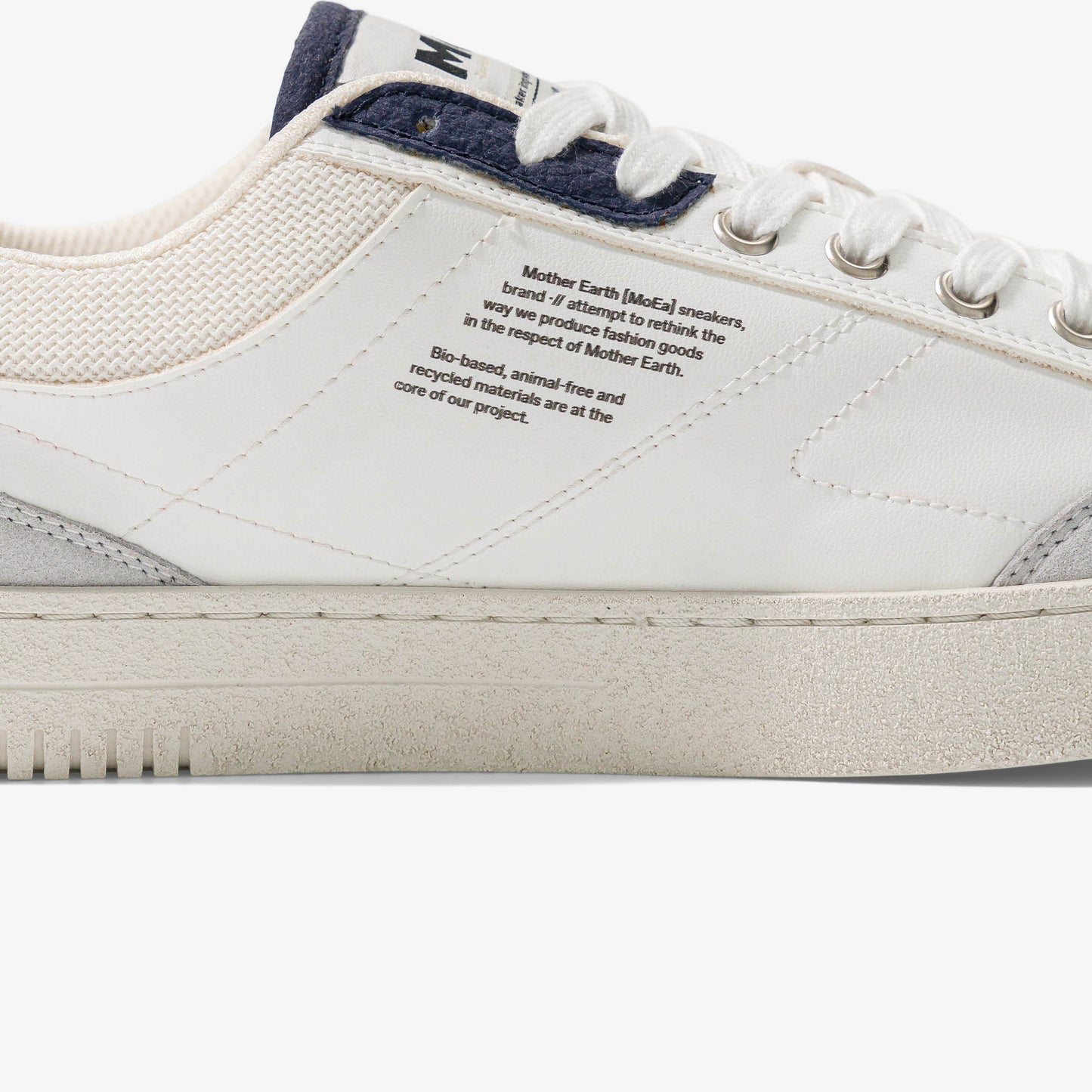 Baskets vegan en matière végétale | bleu "gen3 mushroom white & navy"