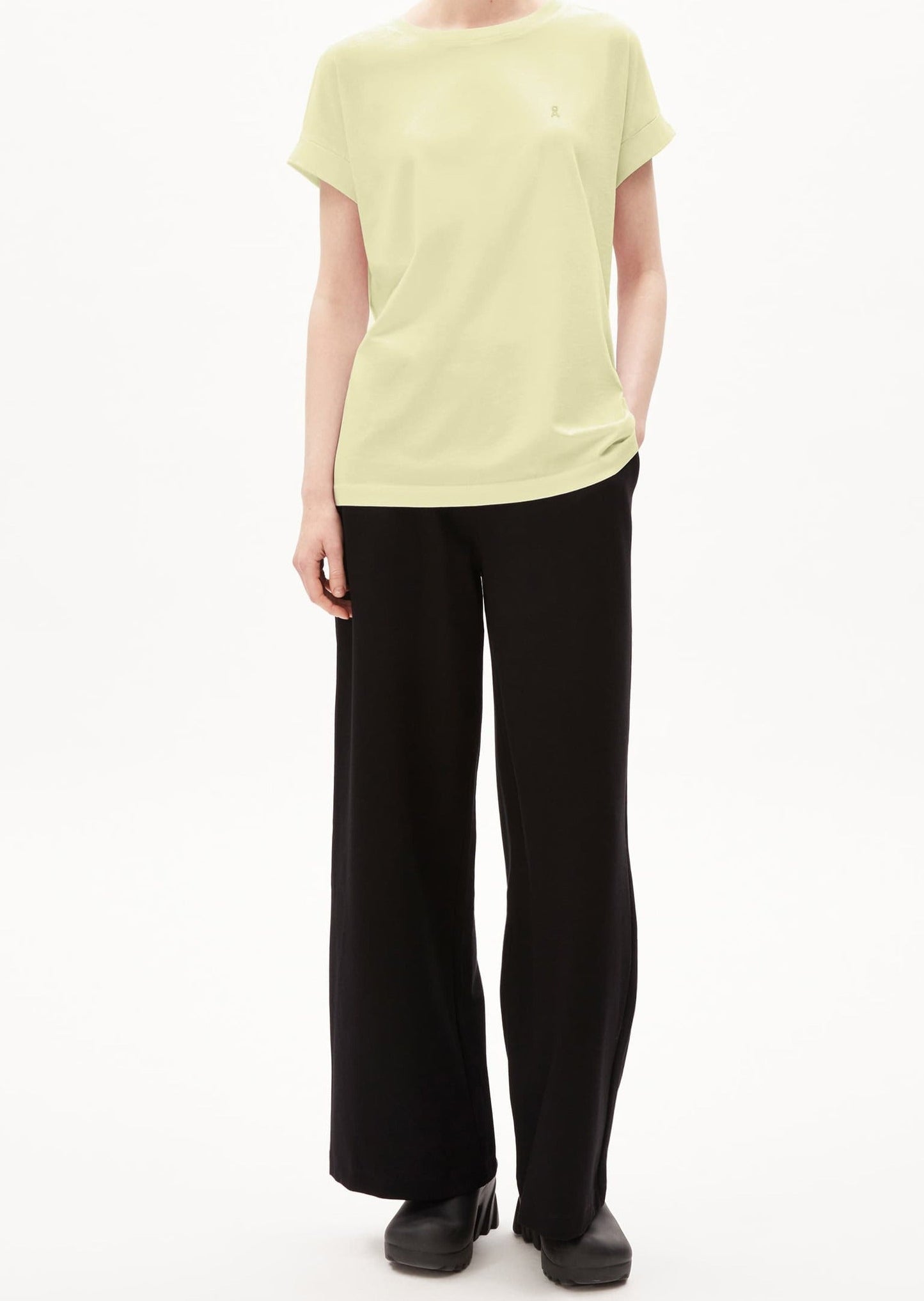 T-shirt en coton bio | vert "idaara pastel green"