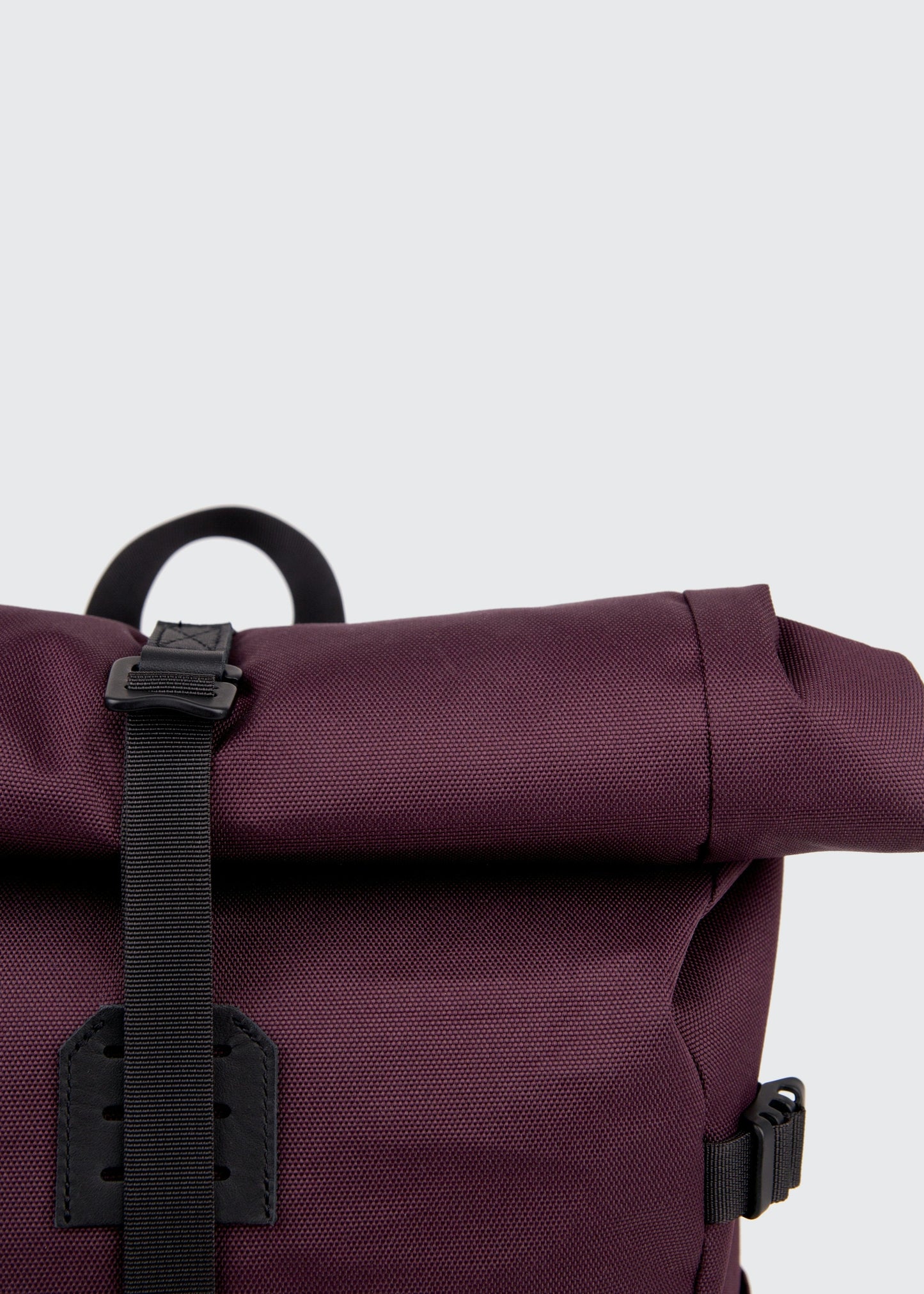 Sac à dos 23L en matière recyclée | bordeaux "icon rolltop backpack m - cabernet"