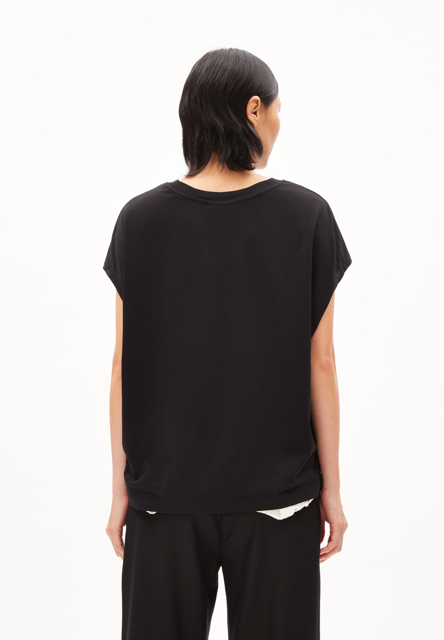 T-shirt ample en coton bio | noir "inaara black"