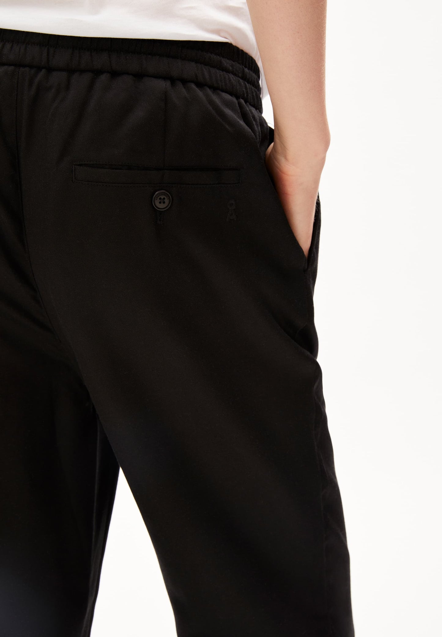 Pantalon droit en tencel refibra | Noir "kaadia tapered black"