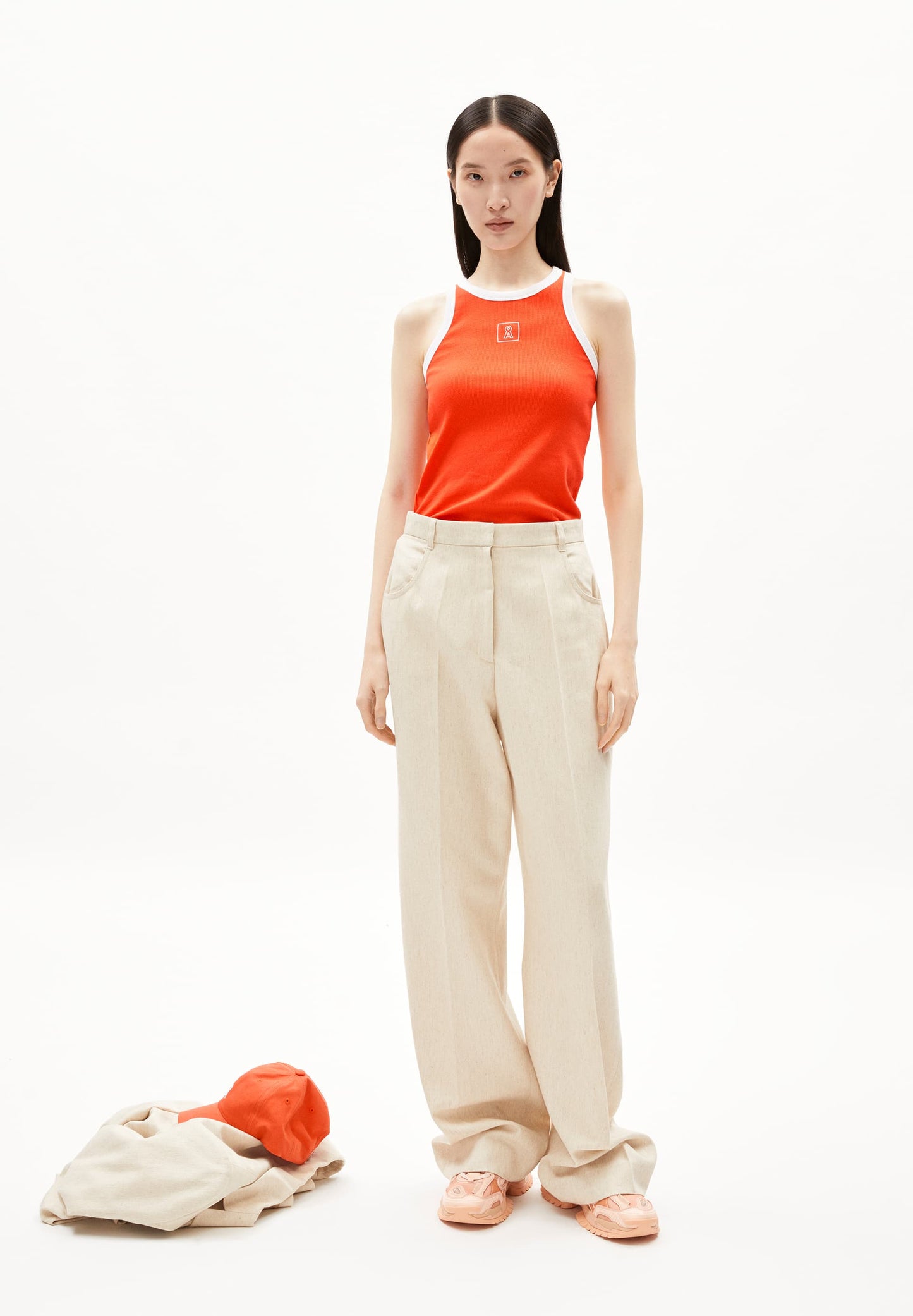 Débardeur brodé en coton bio | rouge "kanitaa contrast poppy red-white"