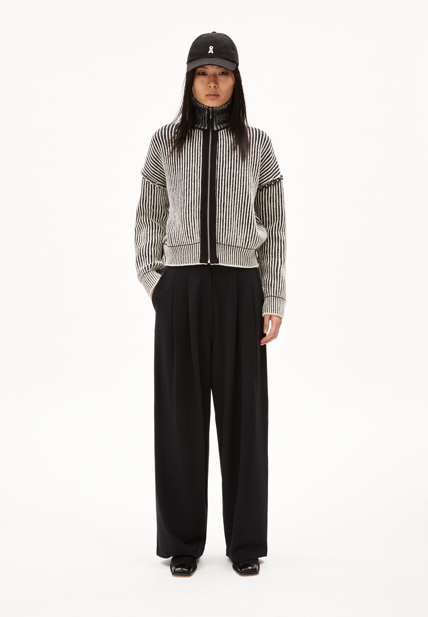Pantalon ample en modal et coton bio | noir "liraa lou wideleg - black"