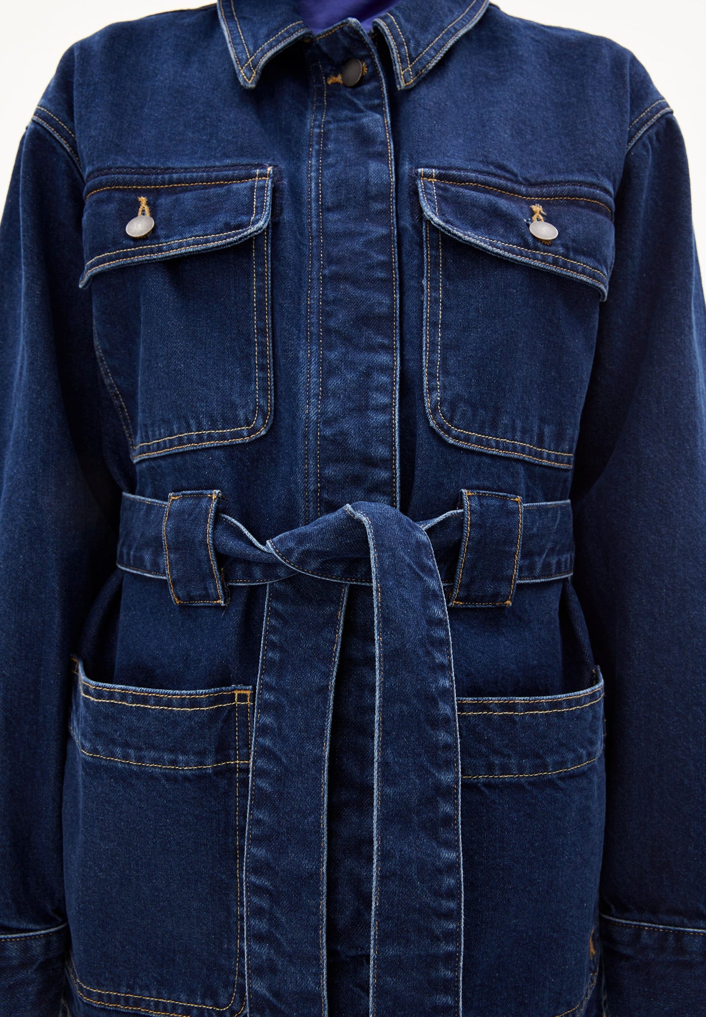 Veste en jean ceinturée en coton recyclé - lysaan denim wavy blue