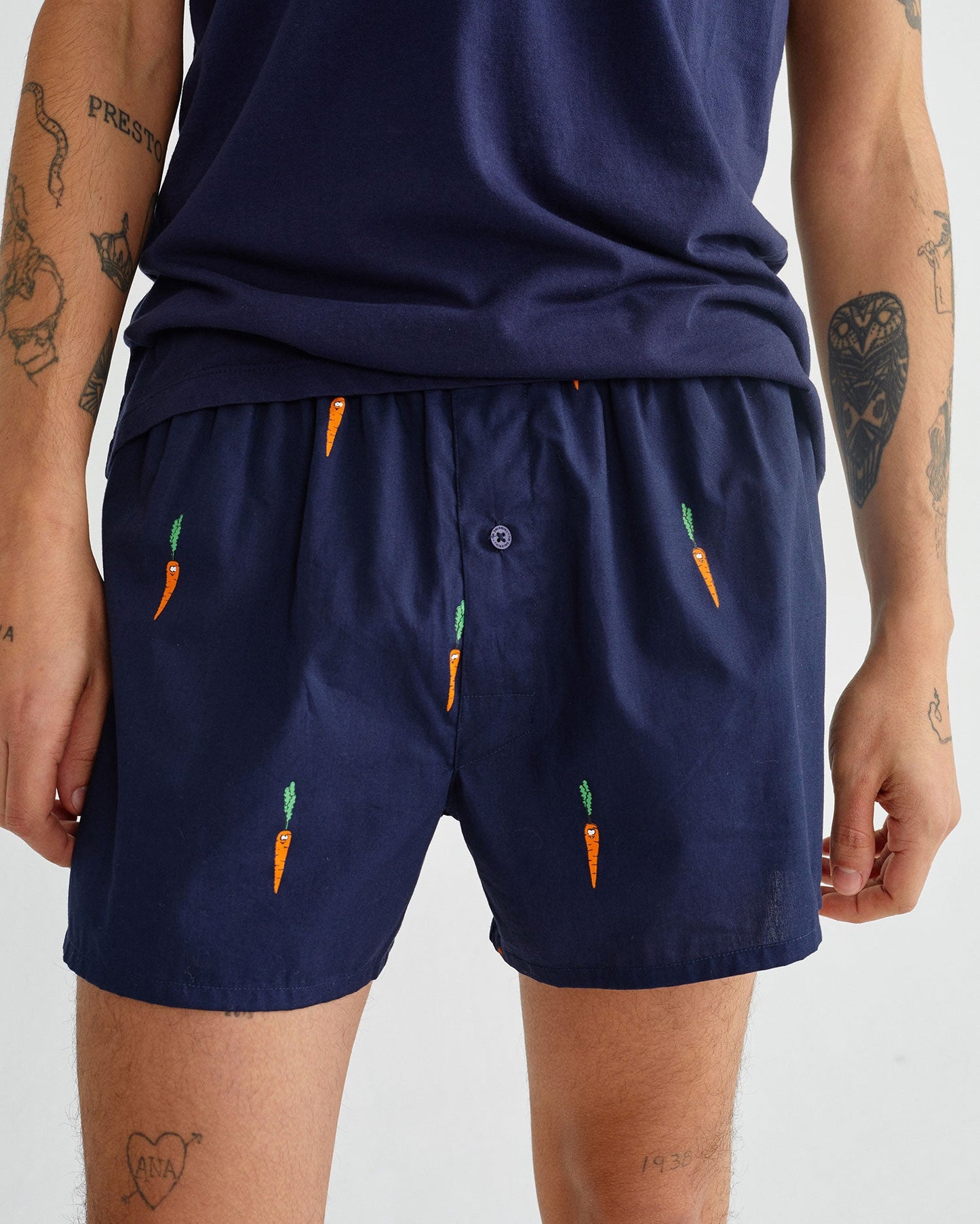 Caleçon marine à motifs carottes en coton bio - Carrots