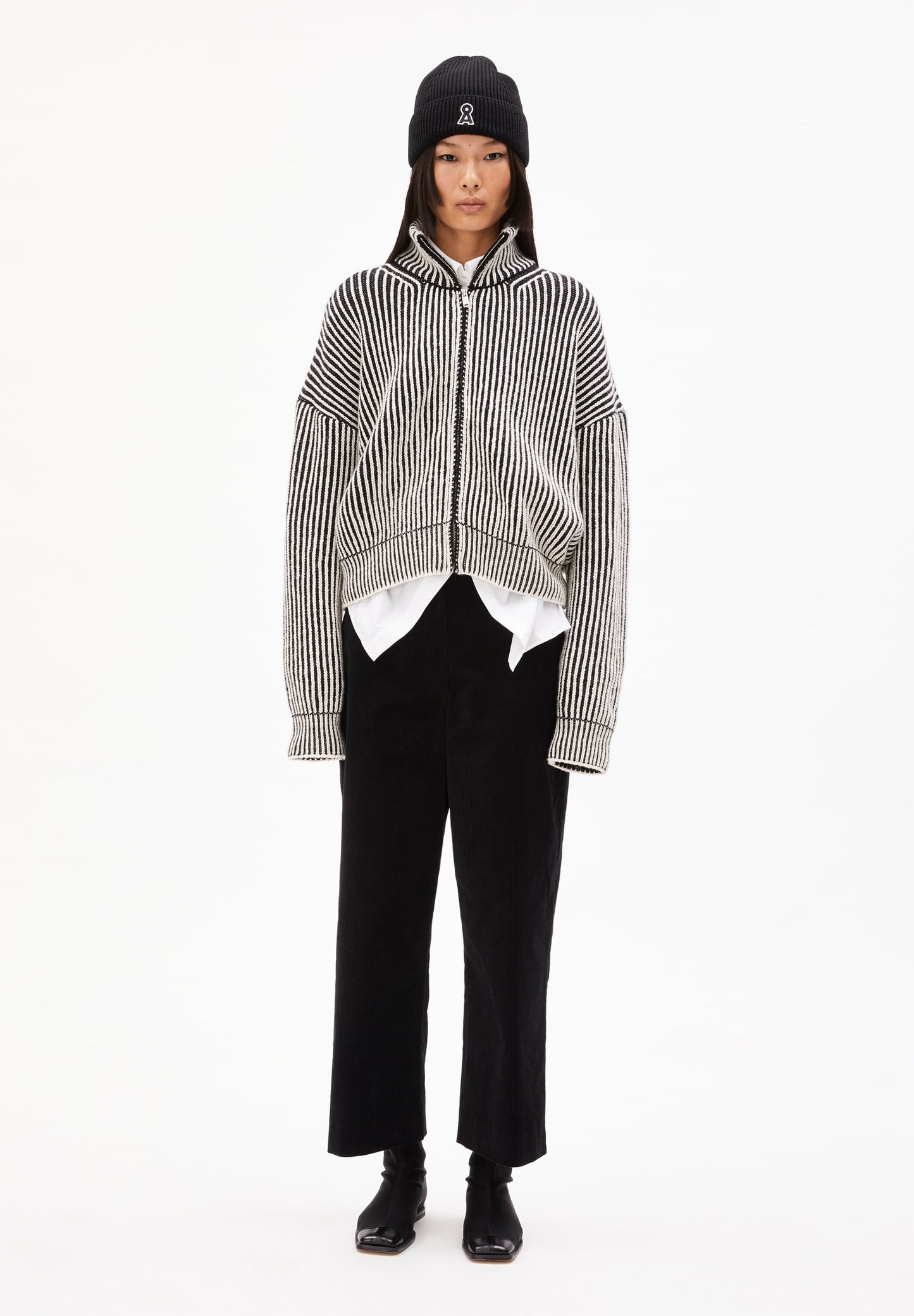 Gilet en laine et coton biologique | noir "medeaa vanise - black-oatmilk"