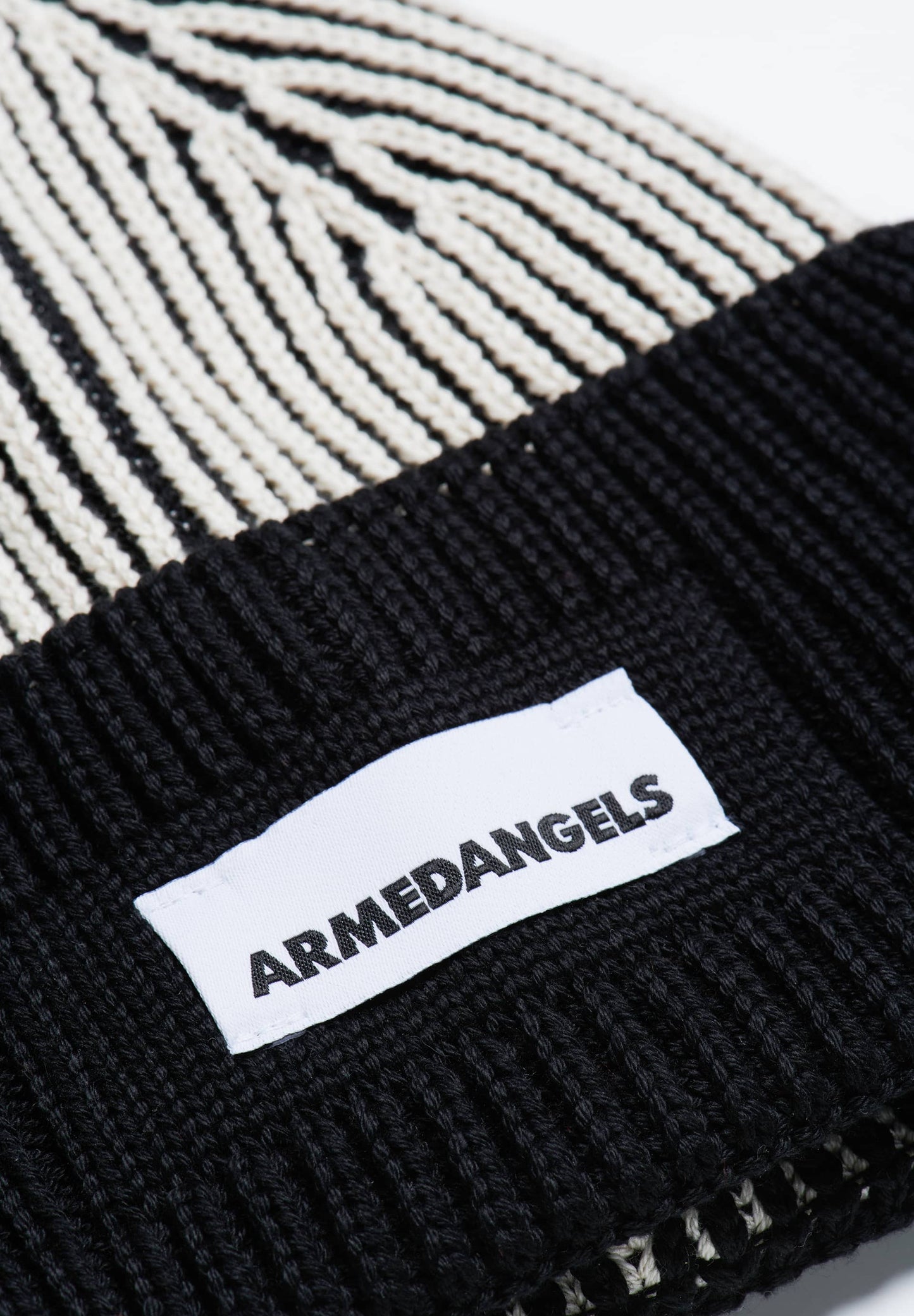 Bonnet à revers en coton bio | Noir non teint "nildaao logo black undyed"