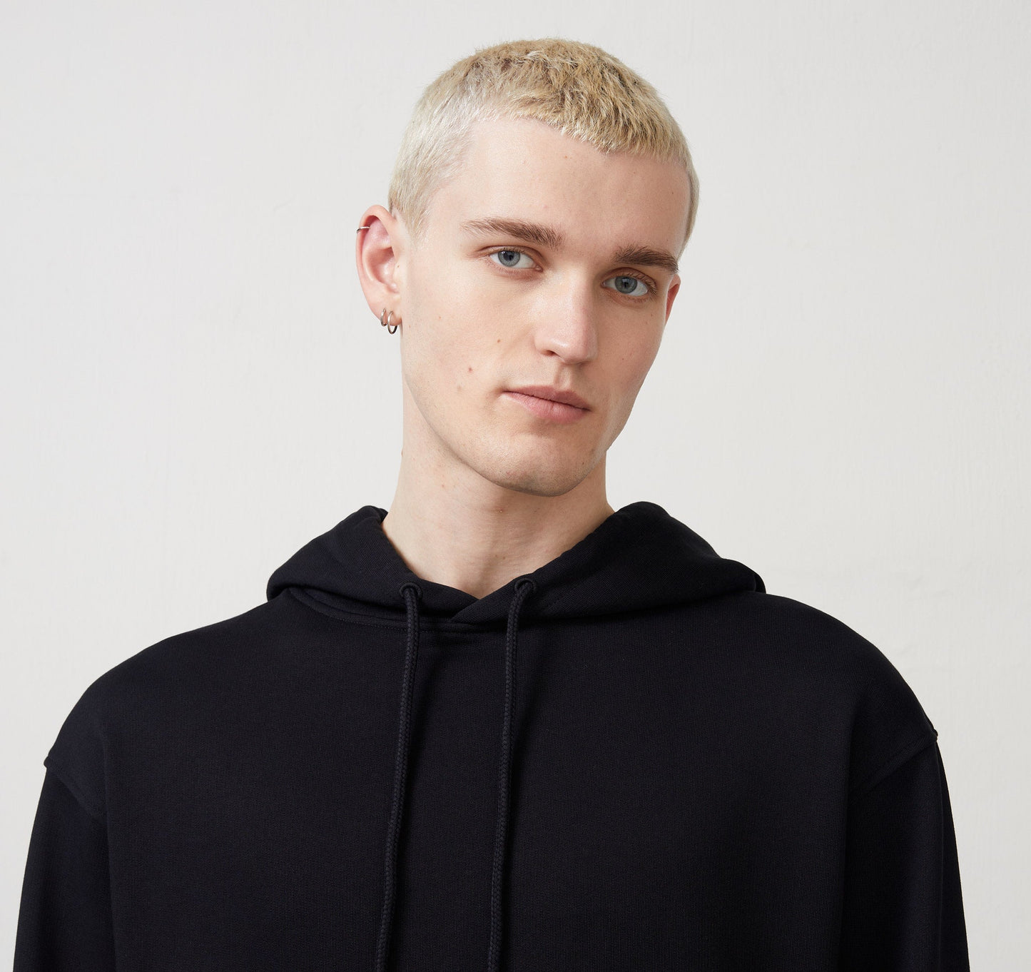 Sweat à capuche en coton bio | noir "organic cotton sweat-hood - black"