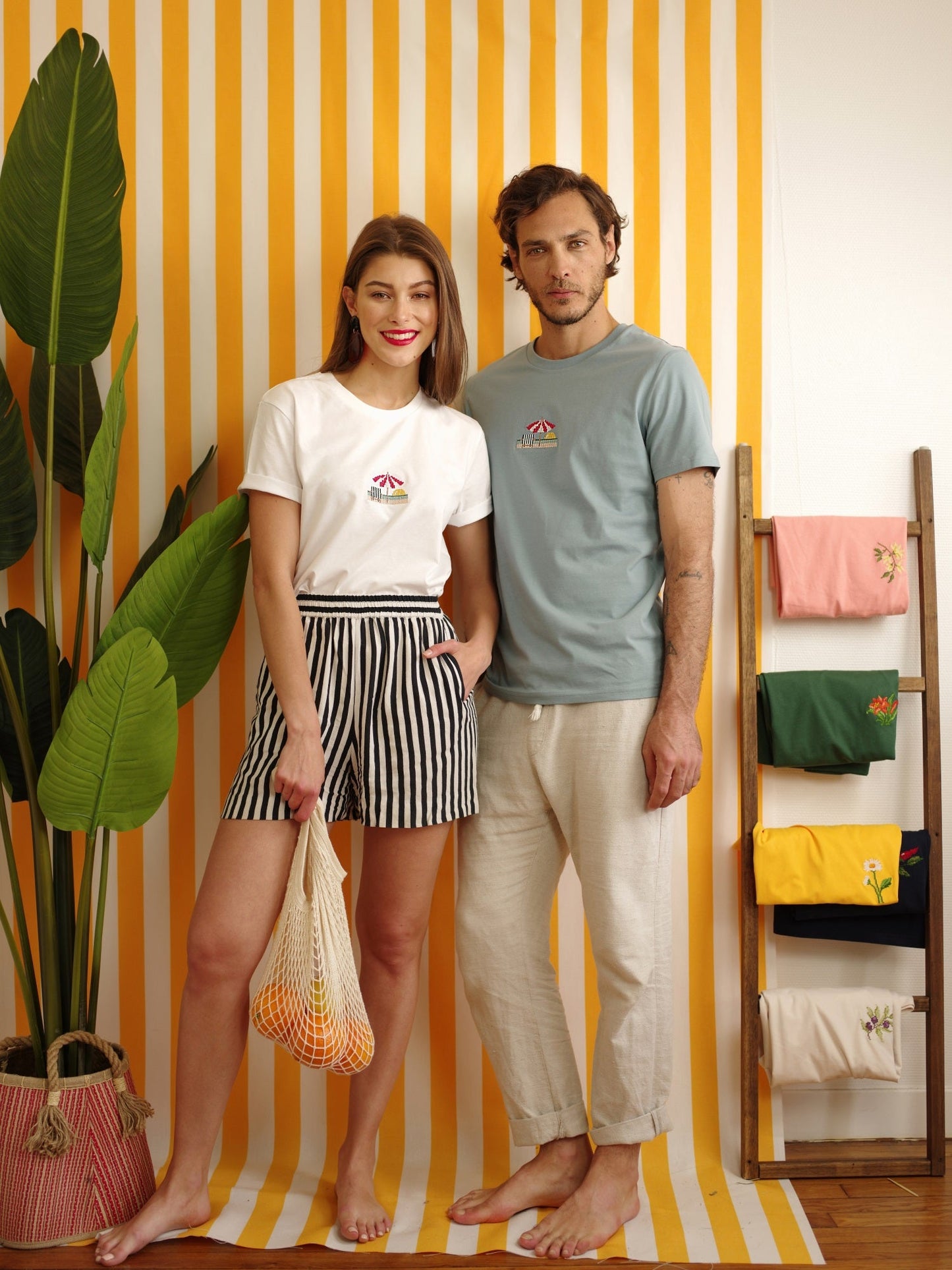 T-shirt brodé bleu en coton bio - Parasol