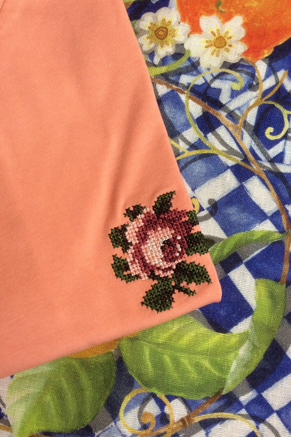 T-shirt brodé corail en coton bio - Rose