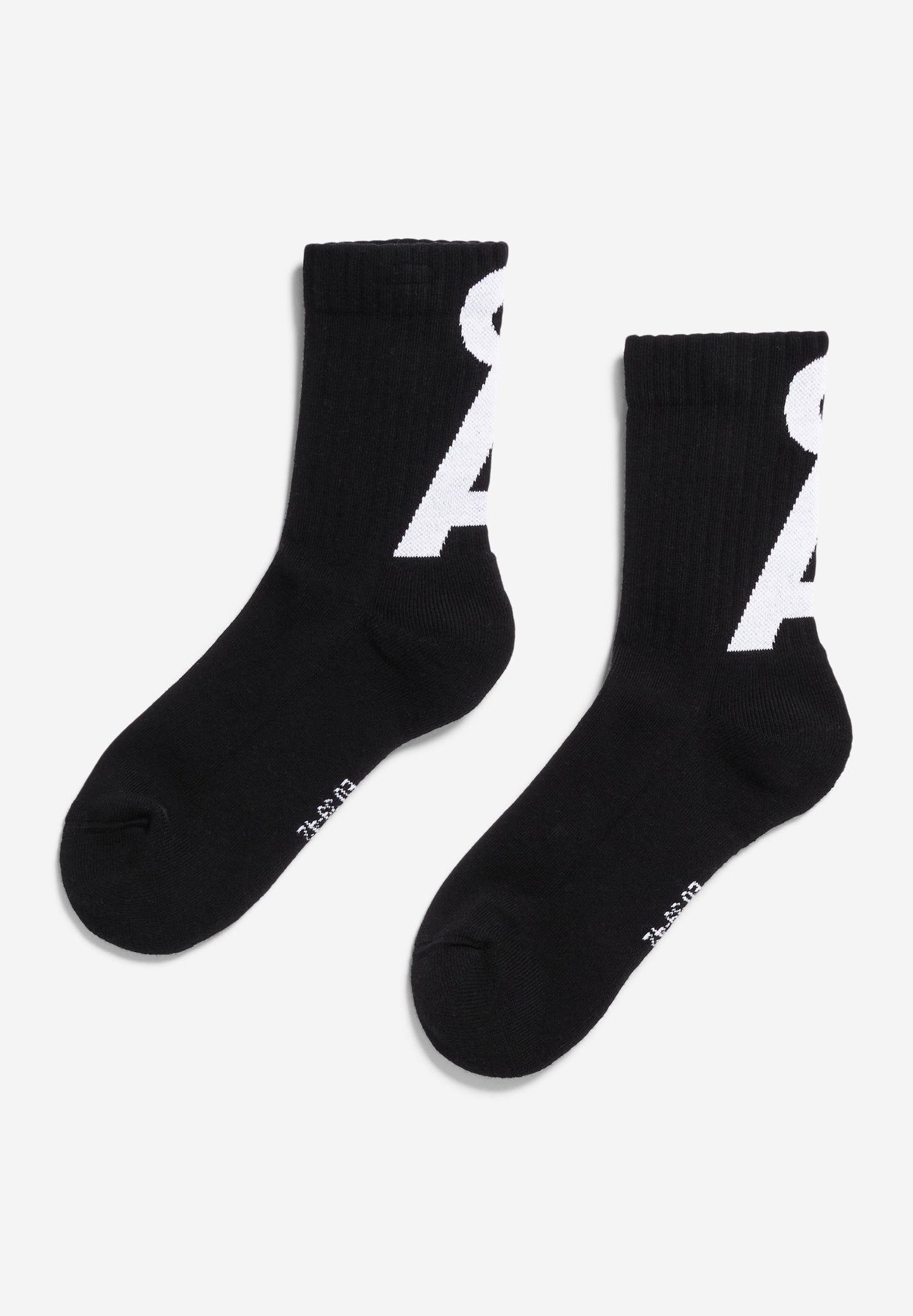 Chaussettes en coton bio et matière recyclée | noir "saamus short black-white"