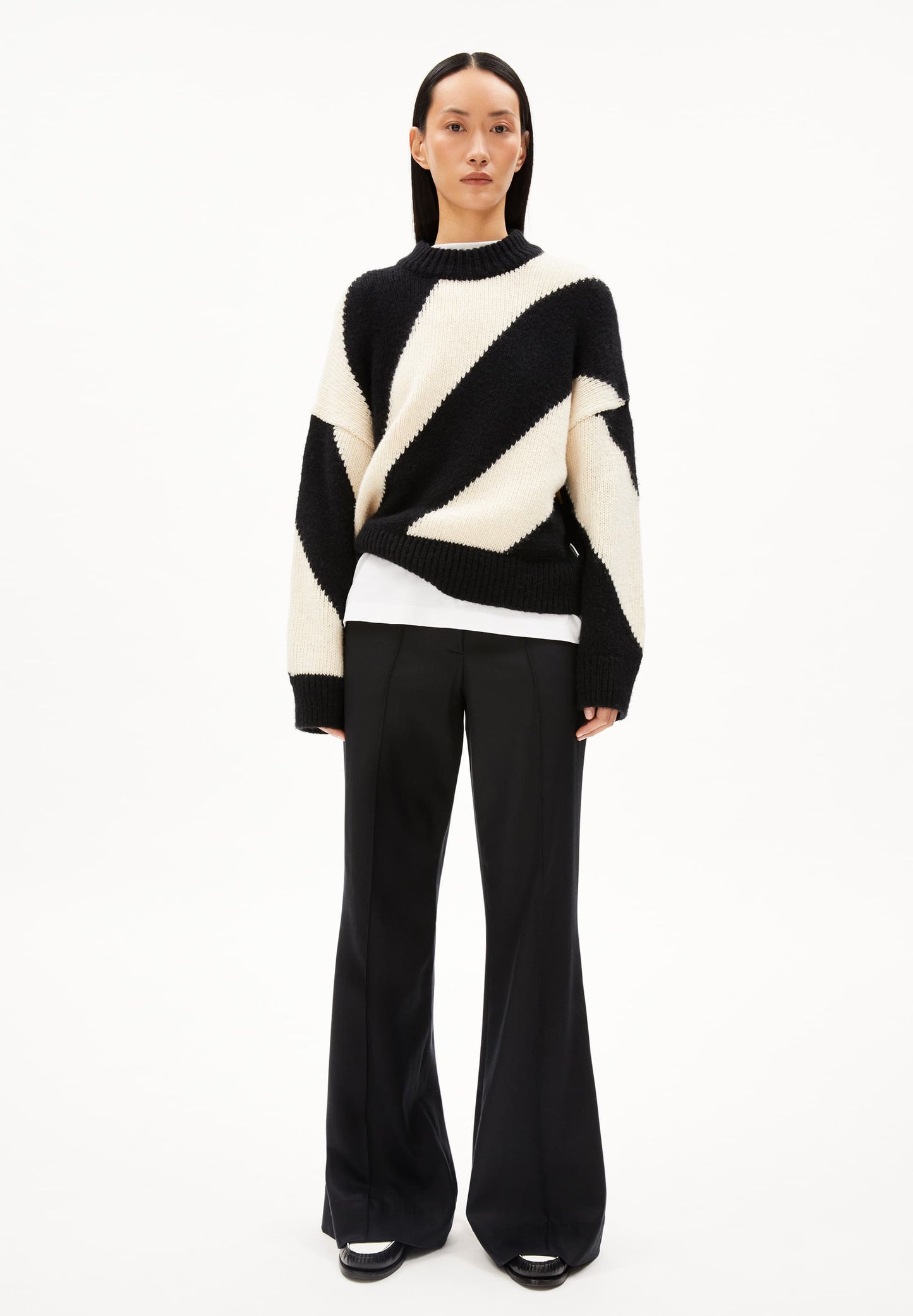 Pull en coton bio | noir "sadnaa stripes - oatmilk-black"