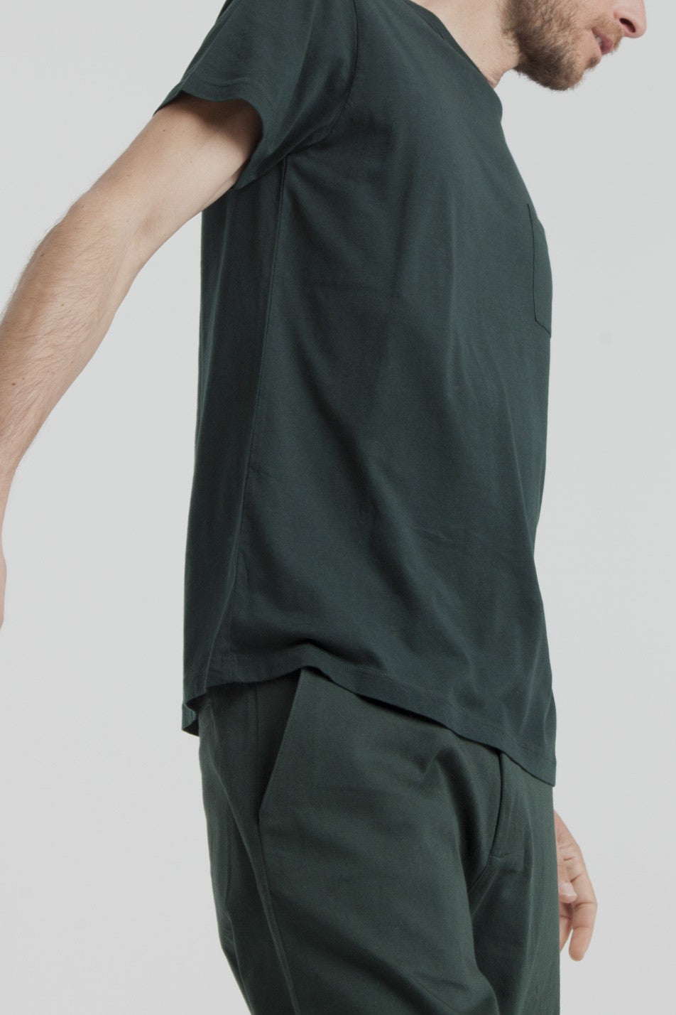 T-shirt uni vert forêt avec poche en coton bio