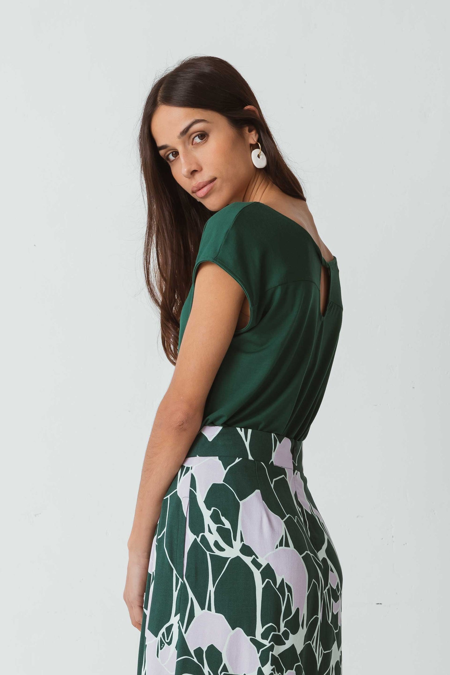 T-shirt vert foncé en tencel - camiseta atalia deep green