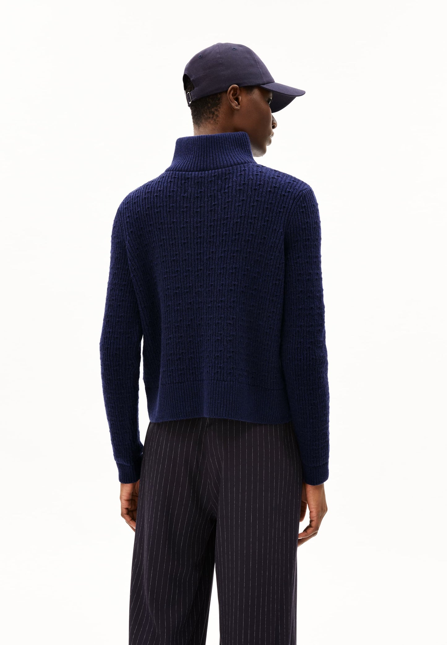 Pull en laine bio et recyclée | bleu "tulipaa - deep sea blue"