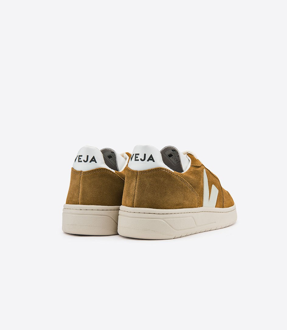 Baskets v-10 suede camel white