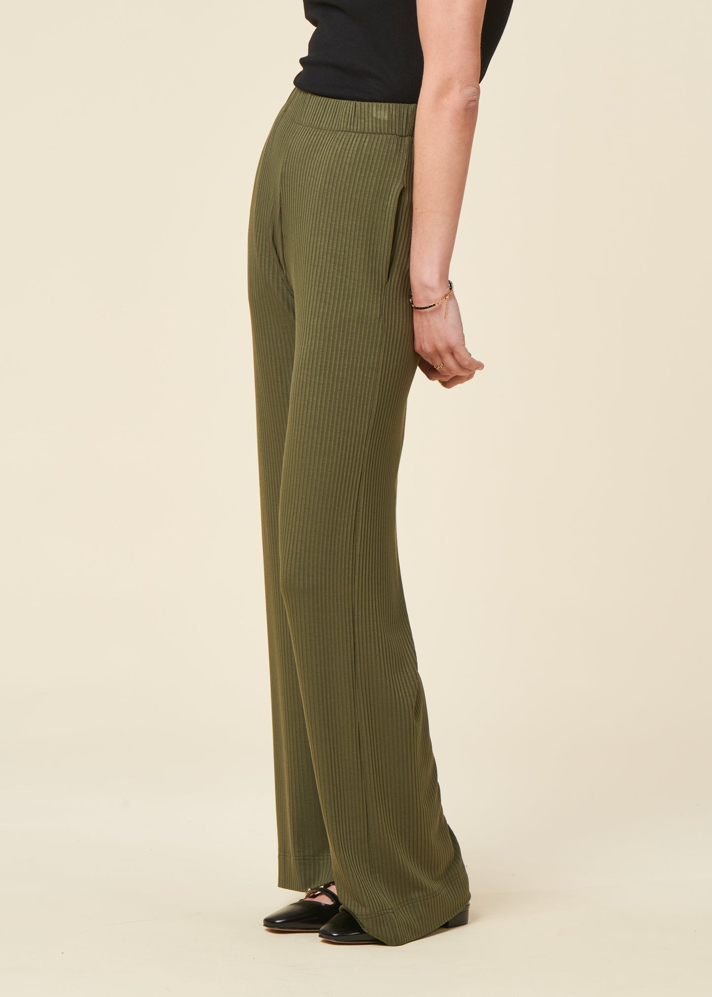 Pantalon ample côtelé en tencel | vert "smilla - dark olive"