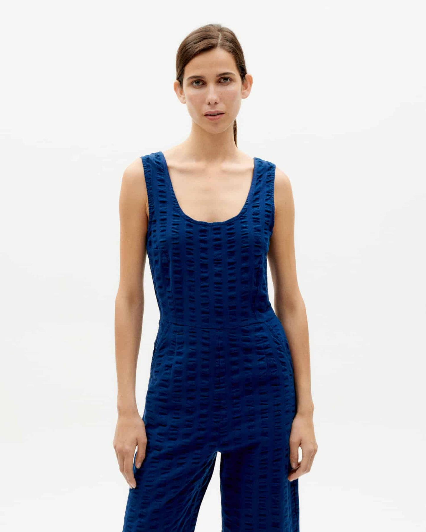 Combinaison en coton bio | Marine "navy big seersucker rafflesia jumpsuit"