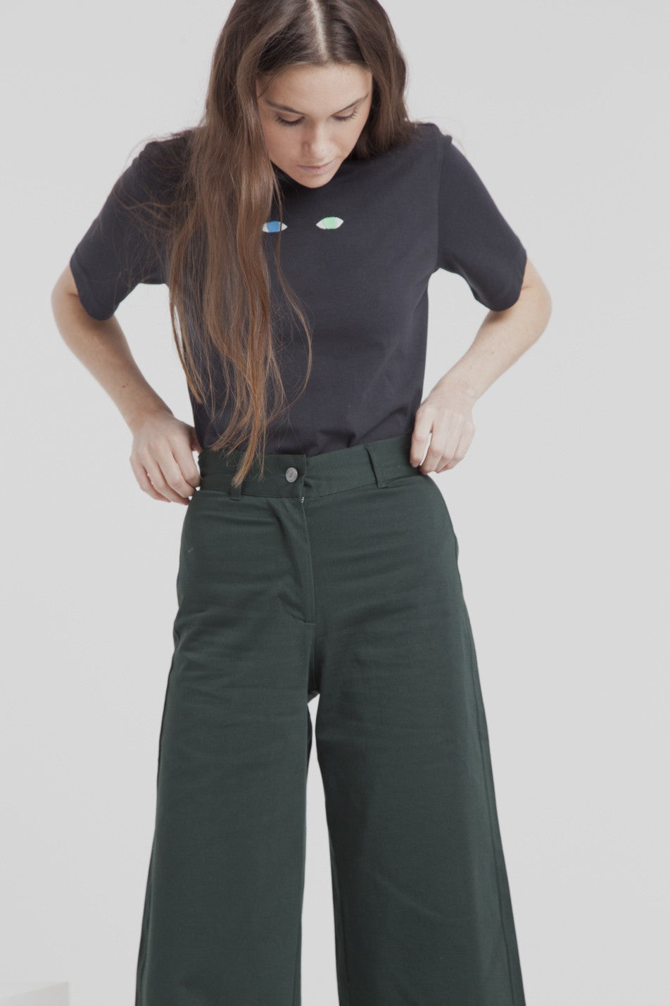 T-shirt noir brodé en coton bio - wolf eyes
