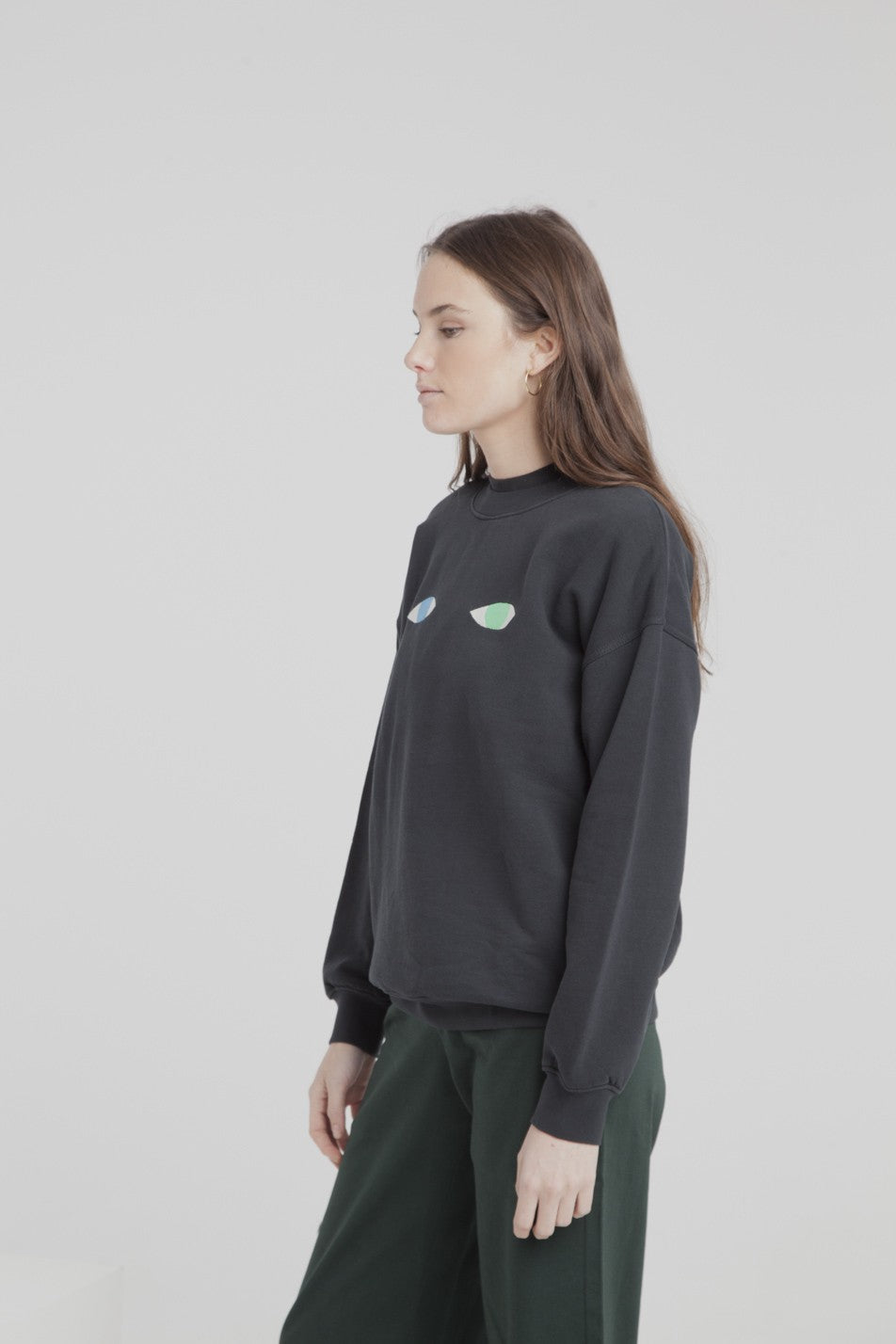 Sweat brodé noir en coton bio - Wolf Eyes