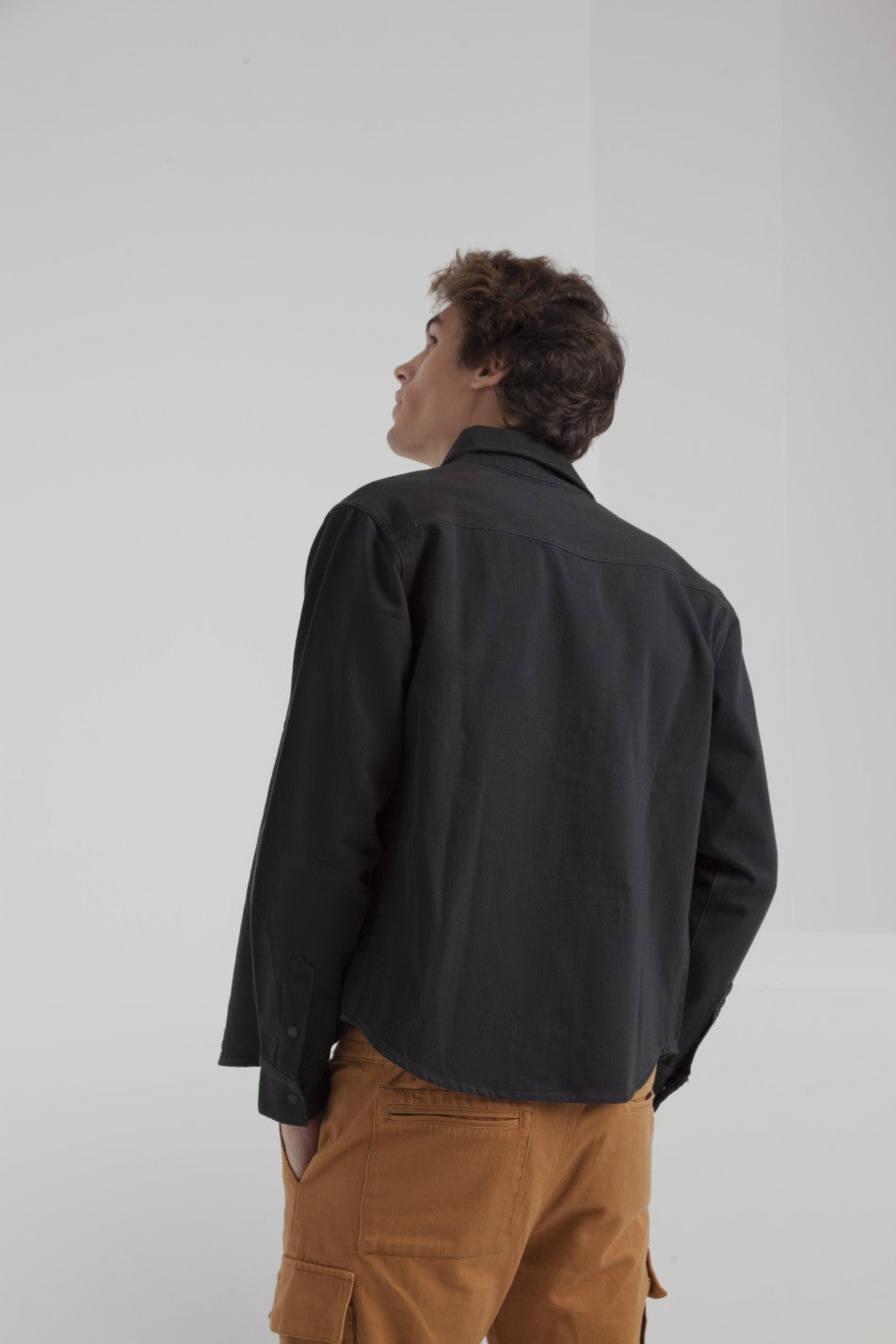 Surchemise noire poches camel twill en coton bio