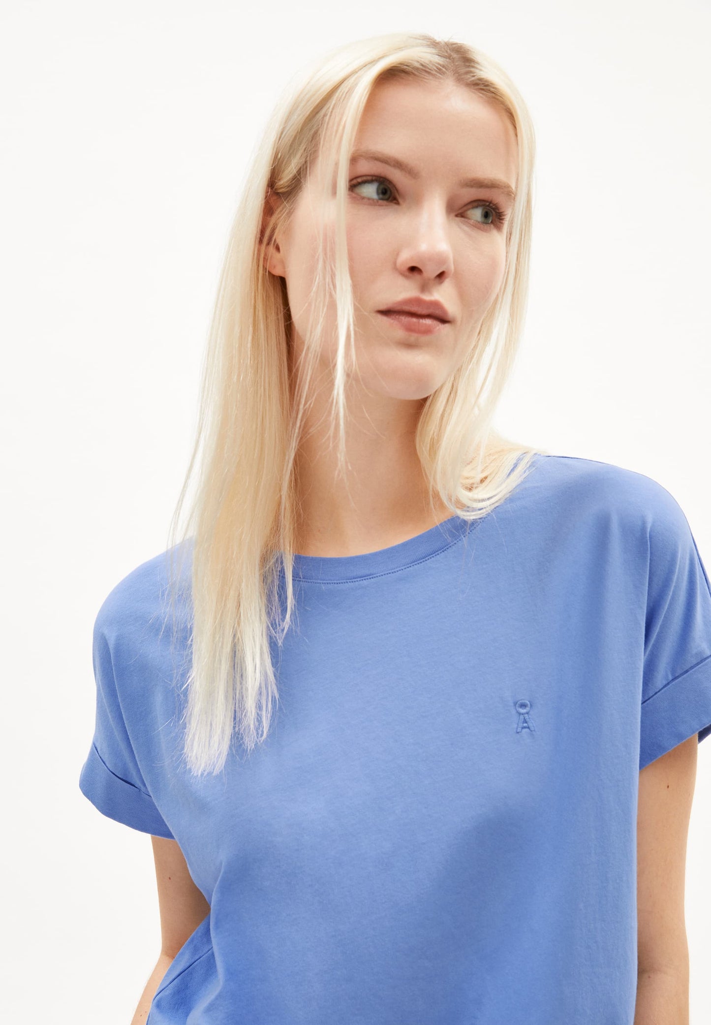 T-shirt en coton bio | Bleu "idaara blue bloom"
