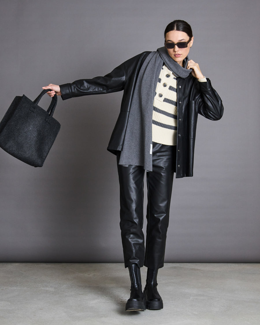Pantalon noir enduit vegan en coton bio - the vegan coated black