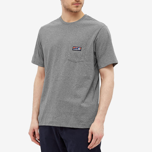 T-shirt gris avec poche en recyclé - Boardshort label pocket