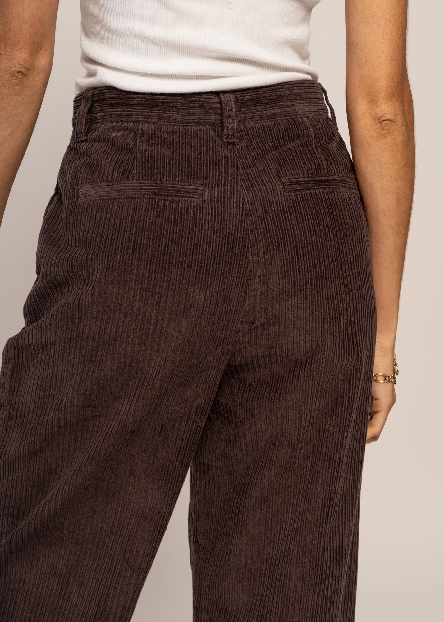 Pantalon ample velours en coton bio | marron "posey wide high-rise irregular corduroy pant chocolate plum"